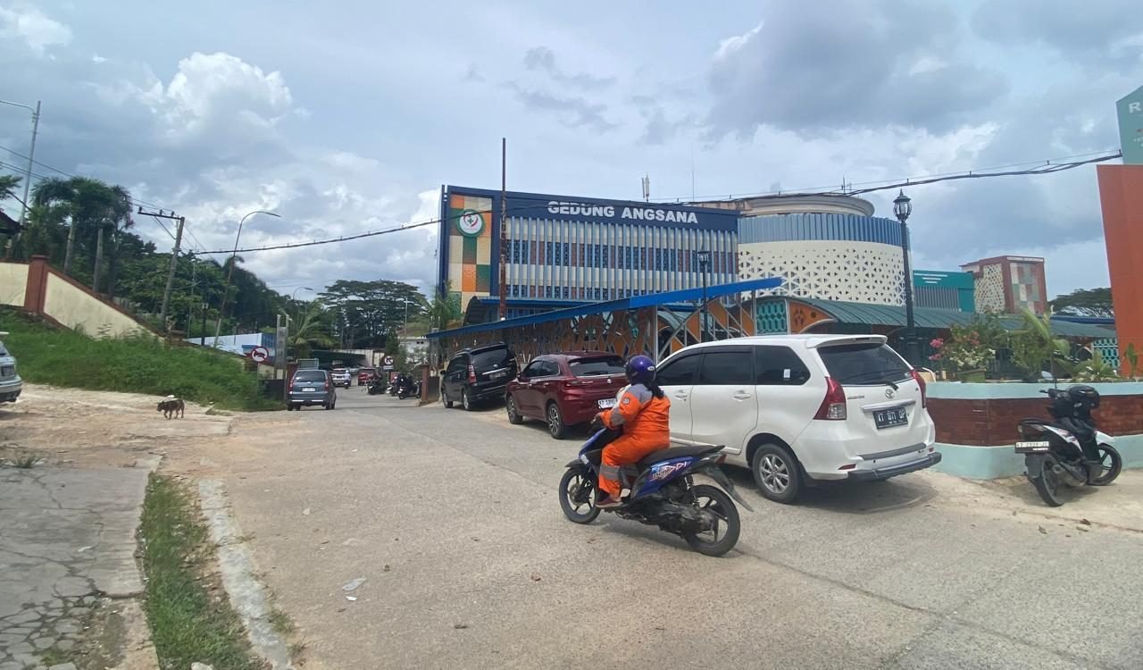 Two-Wheeler Parking Building Bina Husada 1 Clinic: 24/7 Health Solutions in Cilacap